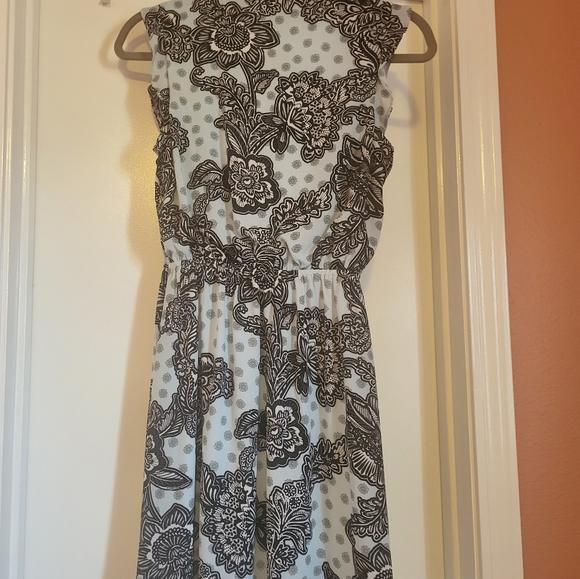 Express XS Flutter Sleeve Dress - Picture 2 of 3